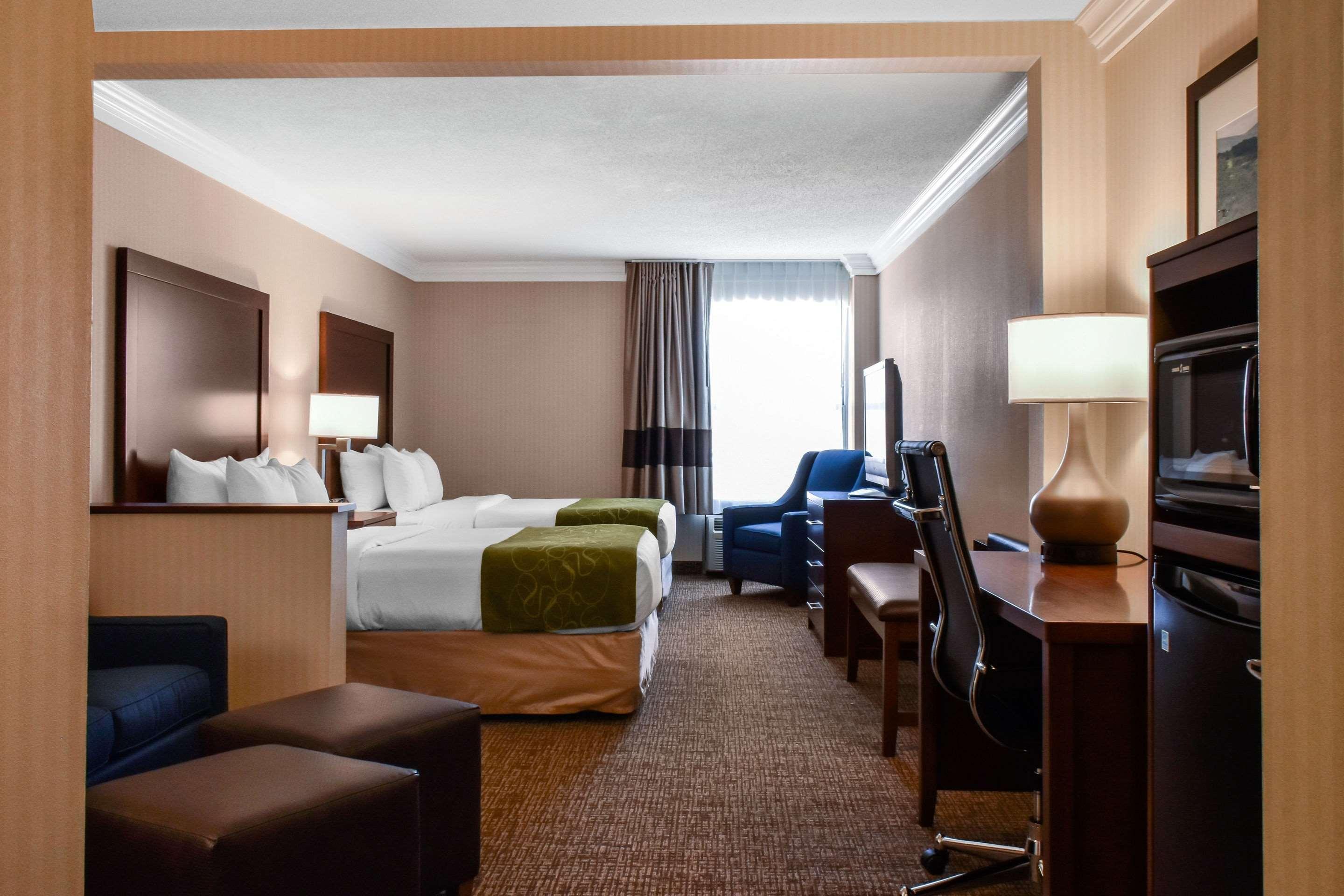 Comfort Suites Downtown Carlisle Esterno foto