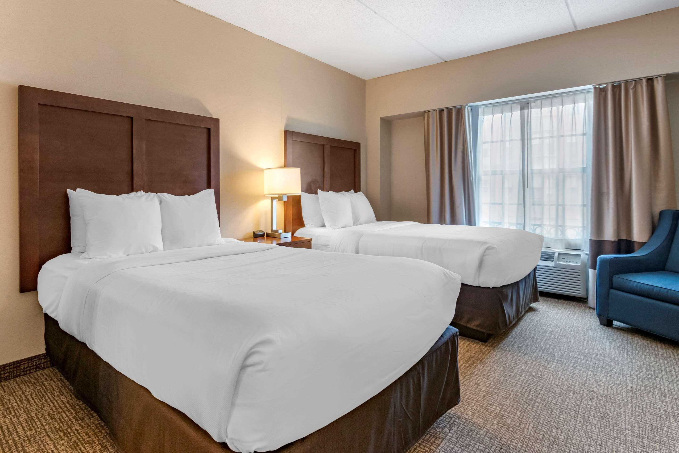 Comfort Suites Downtown Carlisle Esterno foto