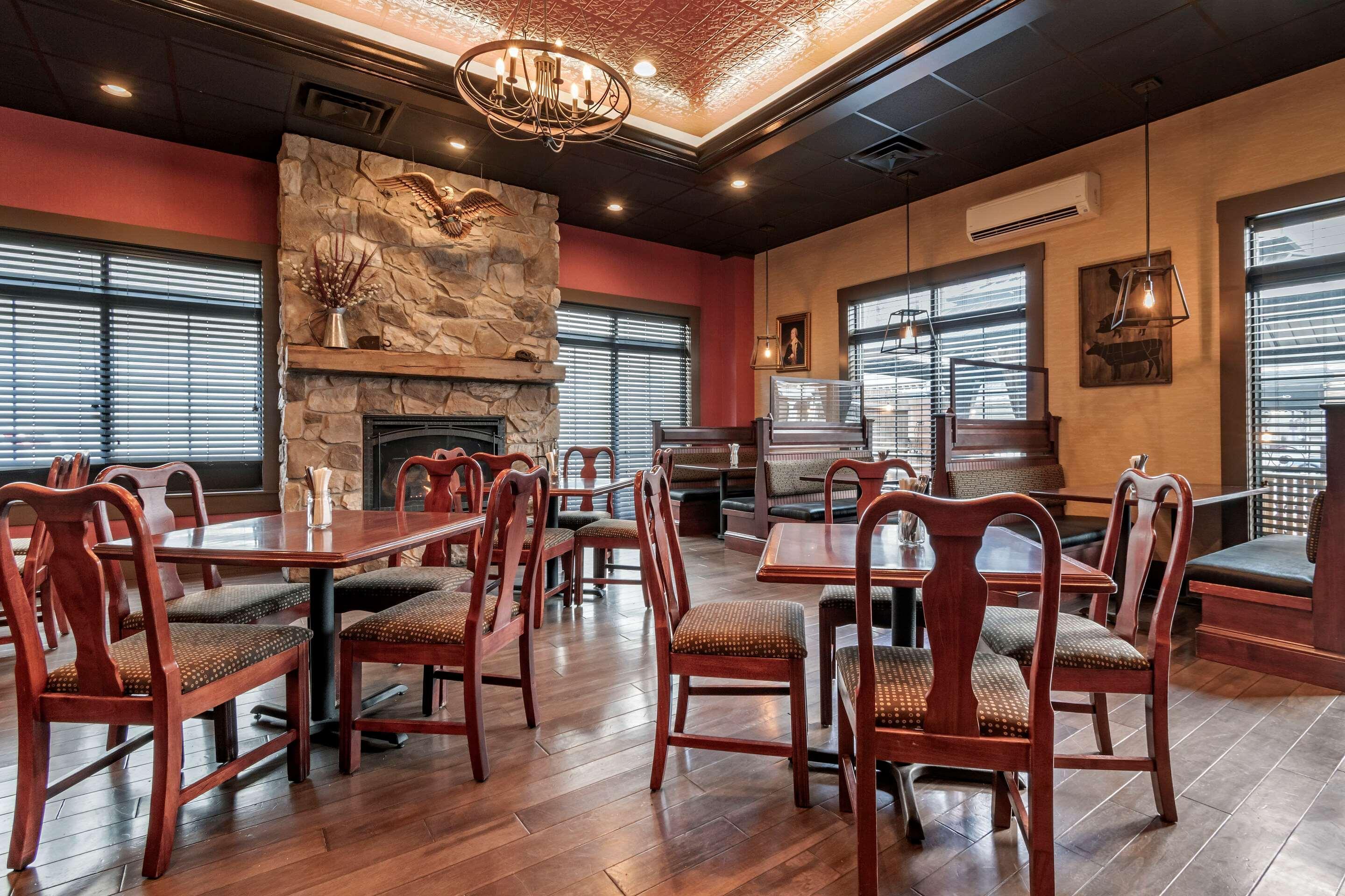 Comfort Suites Downtown Carlisle Esterno foto