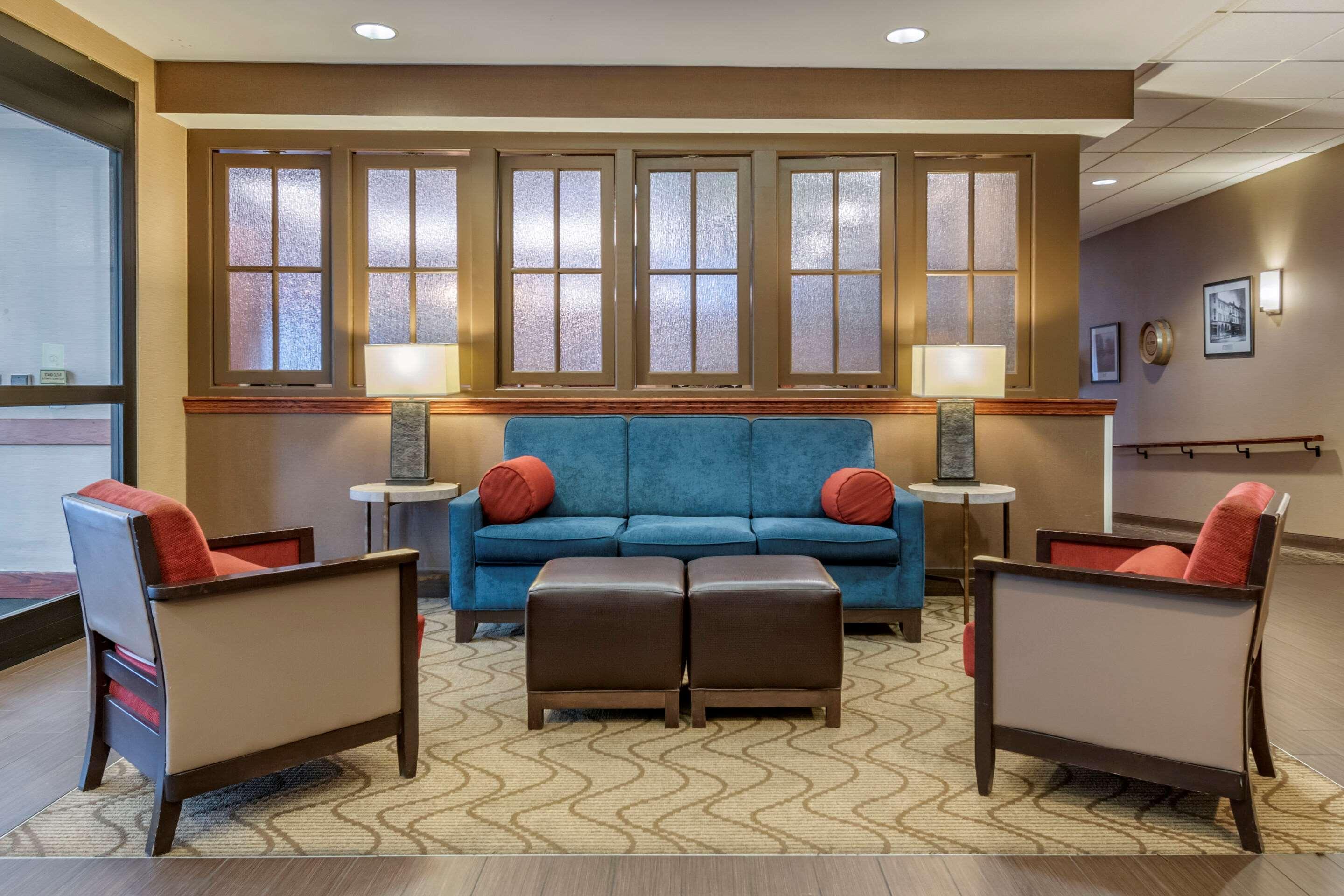Comfort Suites Downtown Carlisle Esterno foto