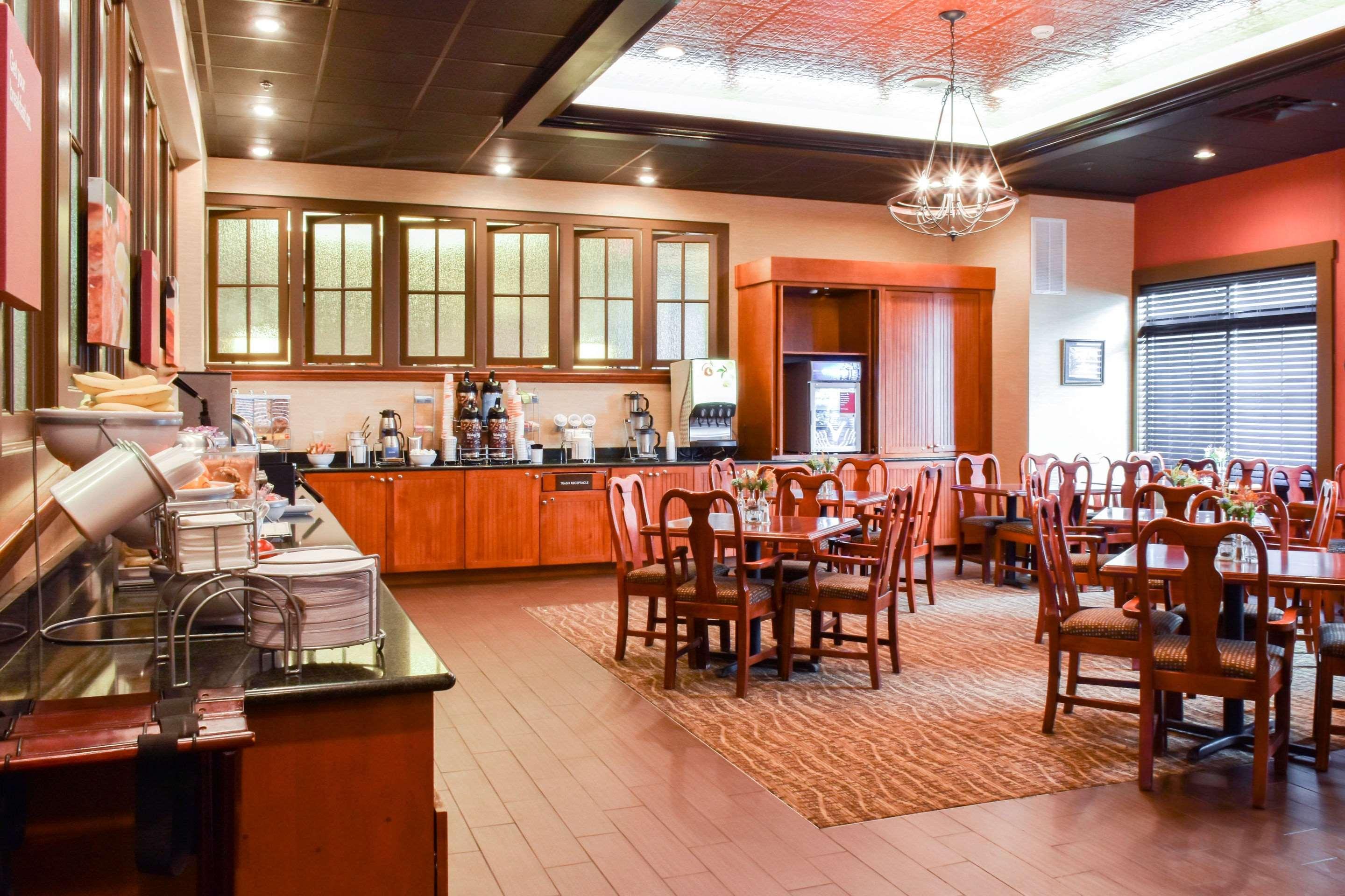 Comfort Suites Downtown Carlisle Esterno foto