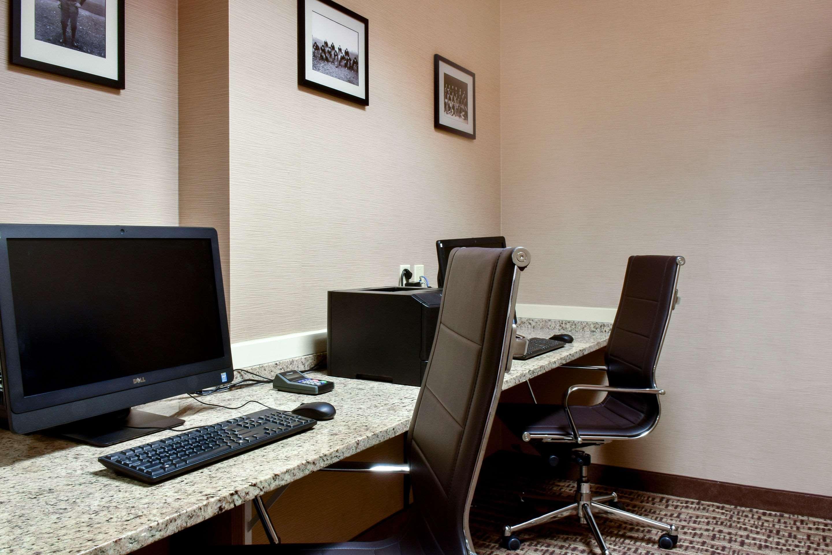 Comfort Suites Downtown Carlisle Esterno foto